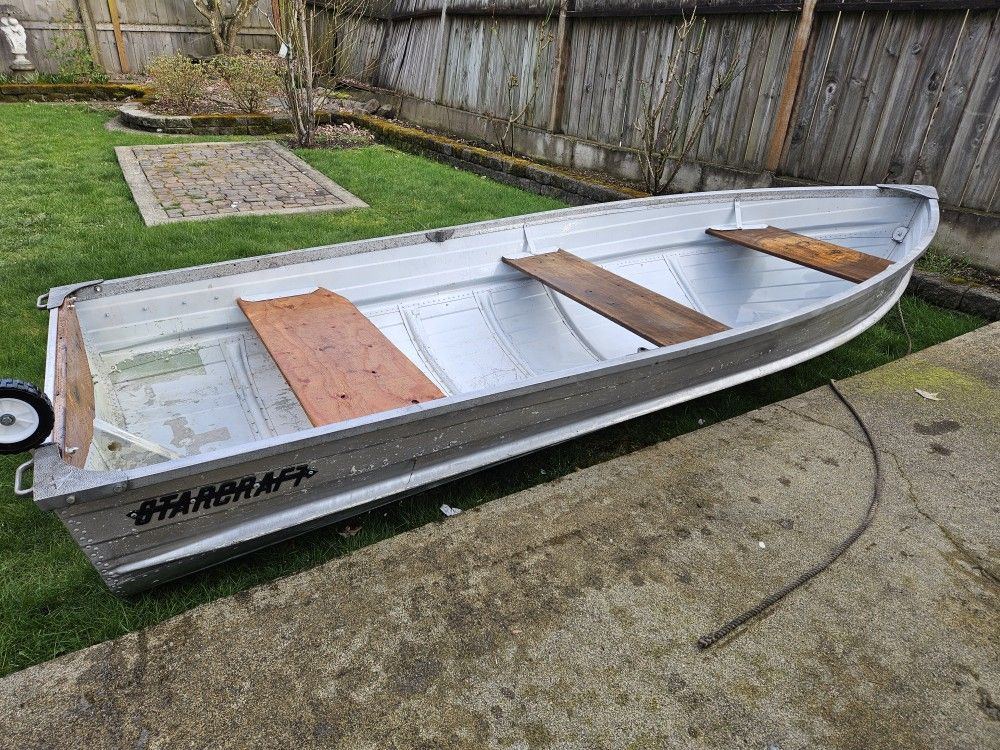 12' Starcraft Aluminum Boat