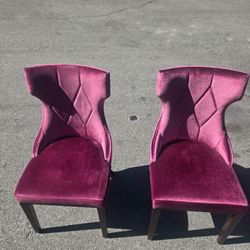 2 gorgeous reine chairs