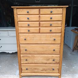 6-Drawer Natural Maple Wood Dresser 
