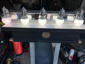 Bathroom light fixture