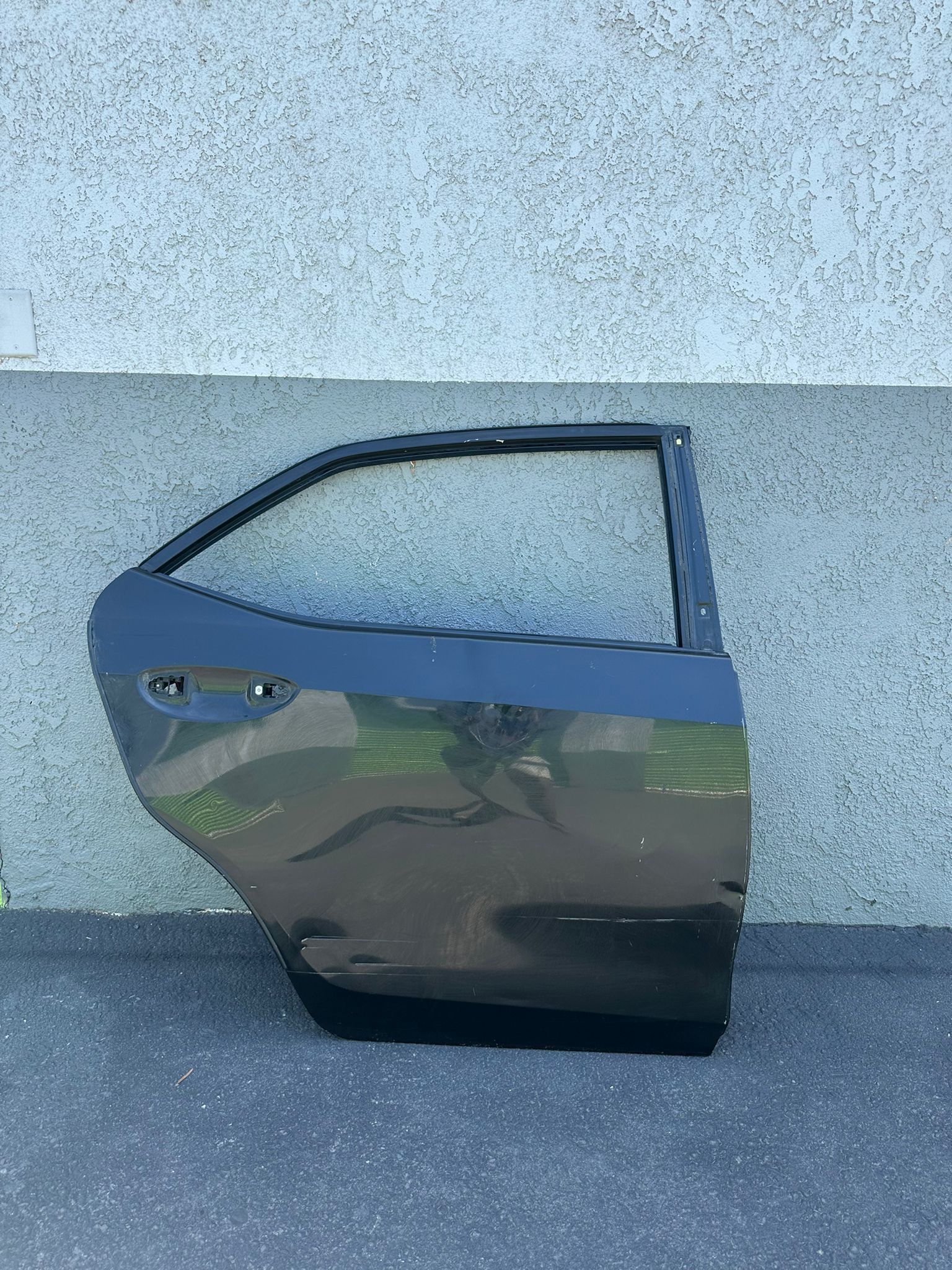 2014-2015-2016-2017-2018-2019-TOYOTA COROLLA REAR RIGHT PASSENGER SIDE DOOR OEM