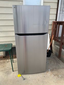 LG Stainless Steel Top-Freezer Refrigerator