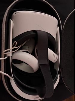 meta oculus 2 with case & battery pack (NEED GONE ASAP)