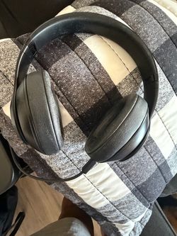 Beats Studio 3 headphones ( black)