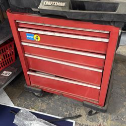 Craftsman rolling tool box