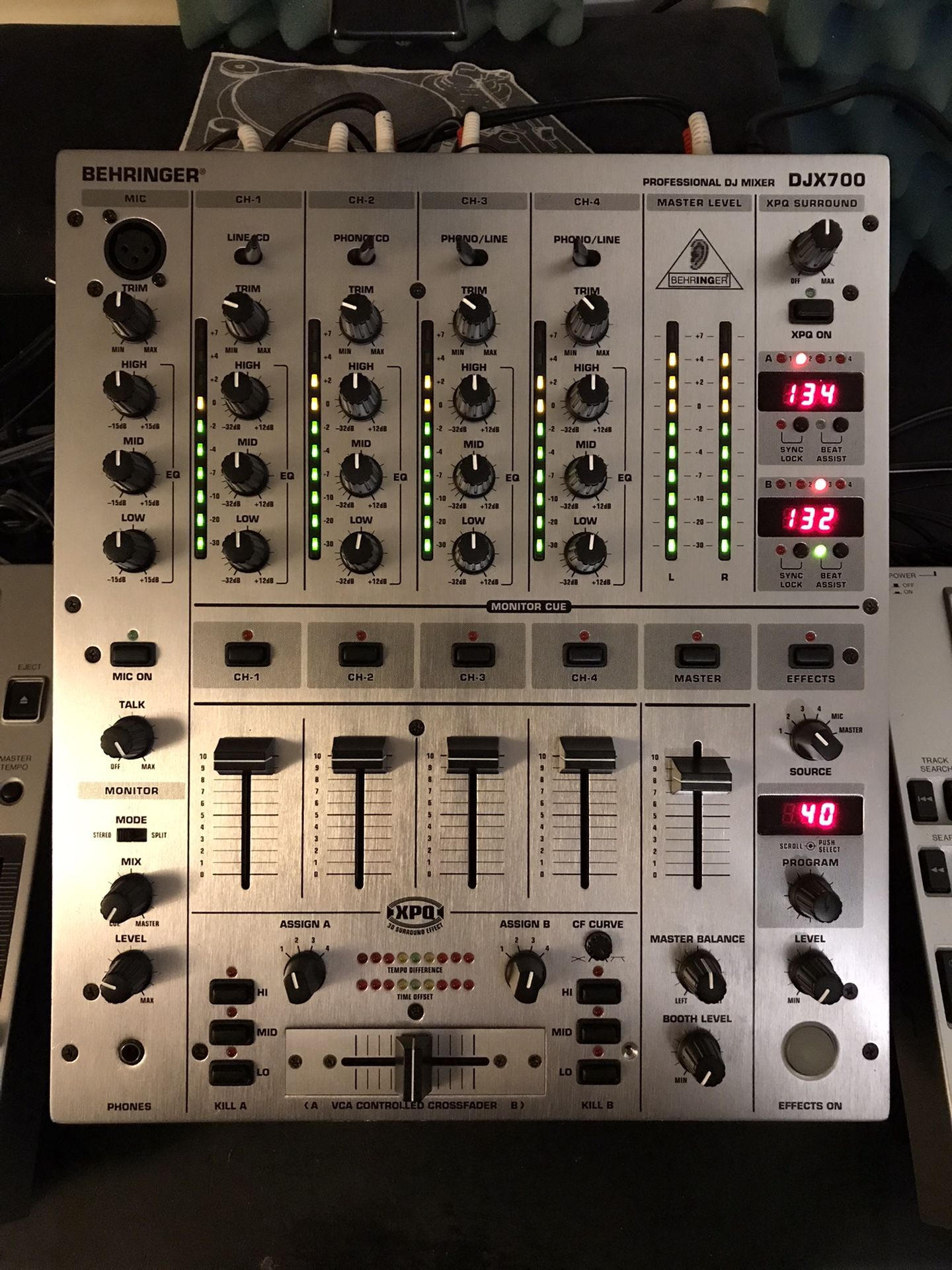 Behringer DJX700 4 Channel Dj Mixer
