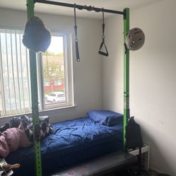 WORKOUT EQUIPMENT 