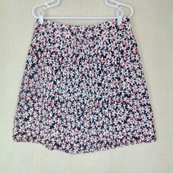 J. Crew Pleated Mini Skirt Size Medium w/ Red White and Blue Floral Print