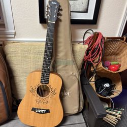Taylor Swift Baby Taylor Acoustic Guitar With Bag