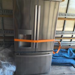 GE Refrigerator 