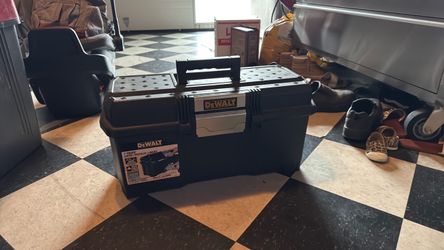 DeWalt Plastic Tool Box with 1-Touch Latch