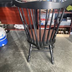 Vintage Oak Wood Chair In Excellent Condition  