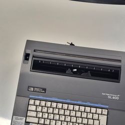 Portable Electric  Typewriter 