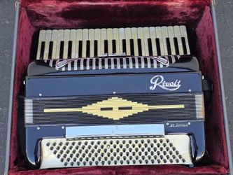 Vintage Sonola Rivoli Piano Accordion 41/120 Made In Italy. Near Mint Condition!