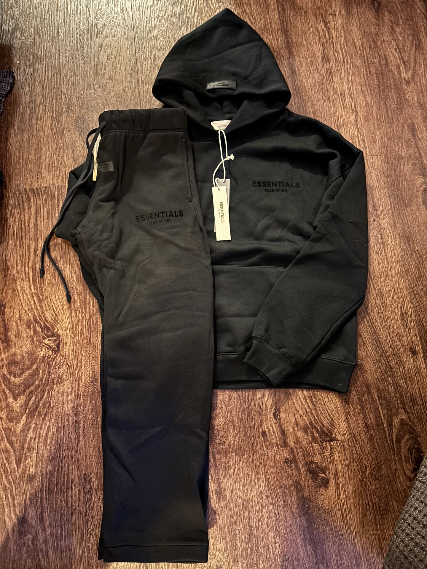 BLACK ESSENTIALS TRACKSUIT