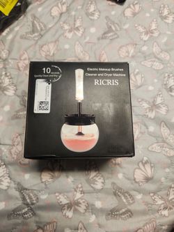 Brushes cleaner