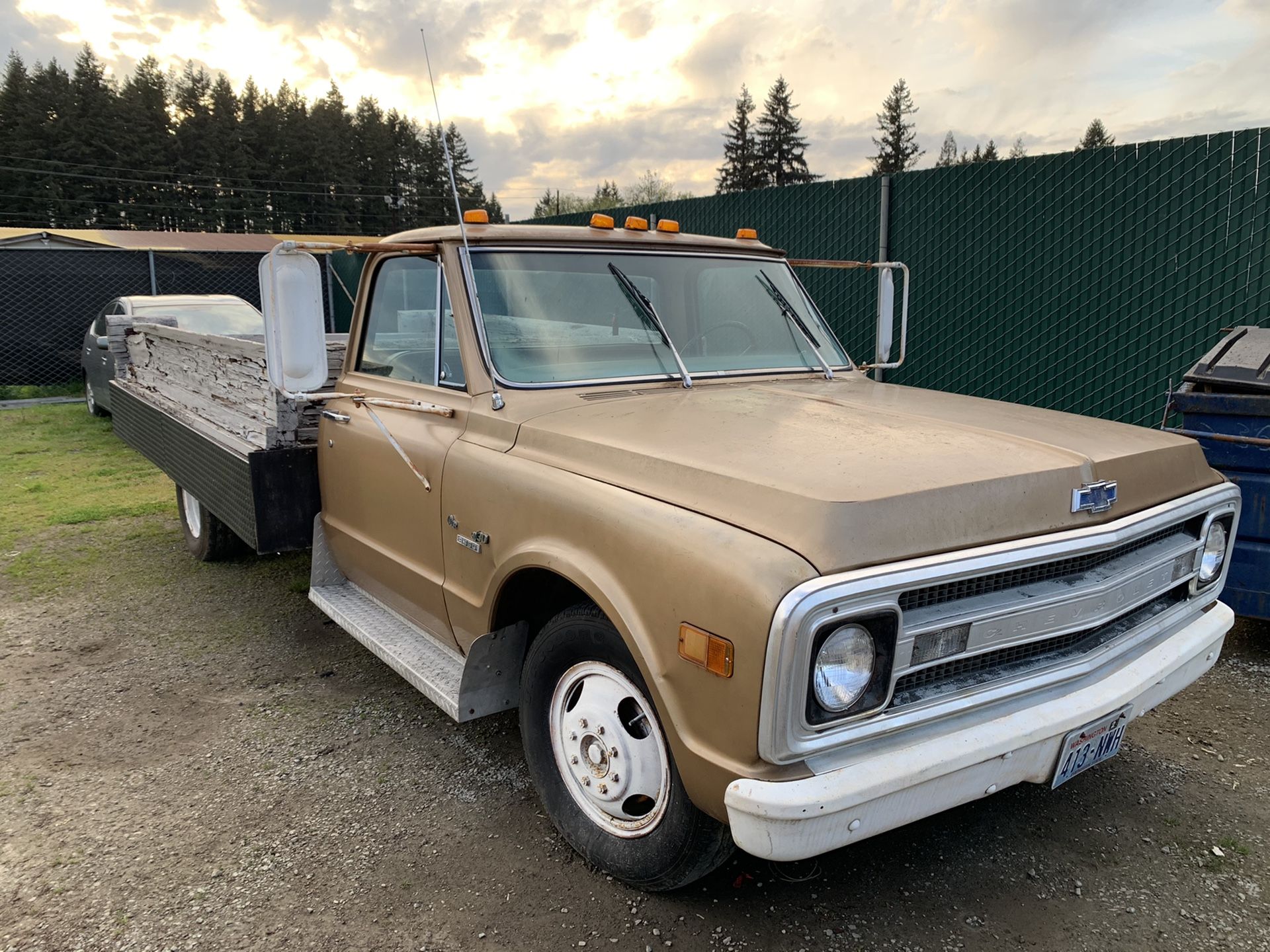 1969 CHEVY CUSTOM DELUXE FLATBED C30