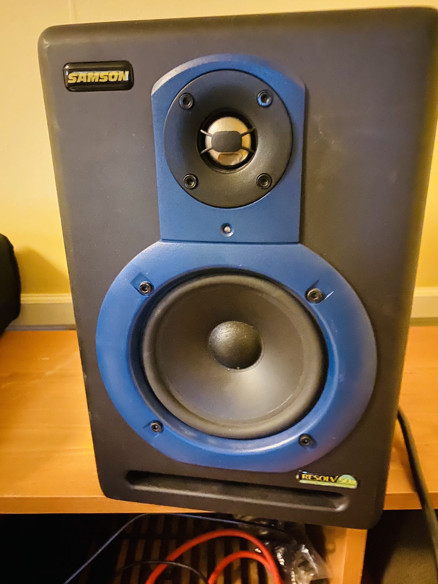 Studio Monitor