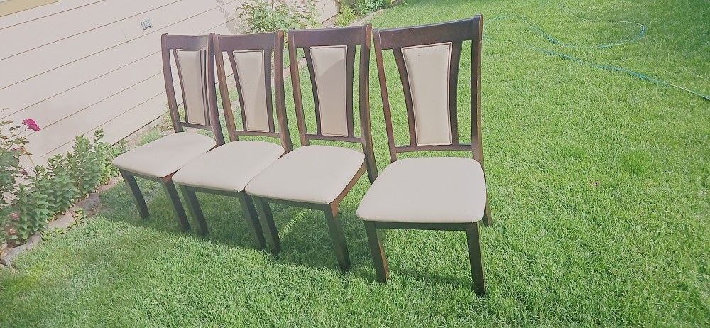 4 Dinning room Chairs