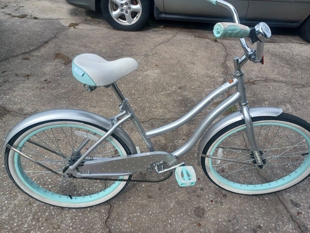Huffy Cranbrook Perfect Fit Beach Cruiser Bike Bicycle with 24" Tires  - $40 FIRM 