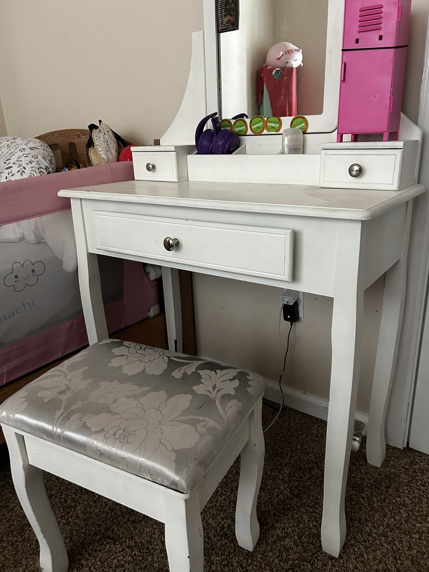 🎀 Girls’ Vanity Table with Mirror & Stool