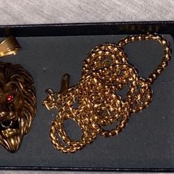 14k Gold Chain W Lion Pendant 