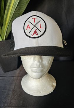 Men's Atlanta Braves New Era Vert 2.0 9FIFTY Trucker Snapback Hat Retro, Wht/Blk