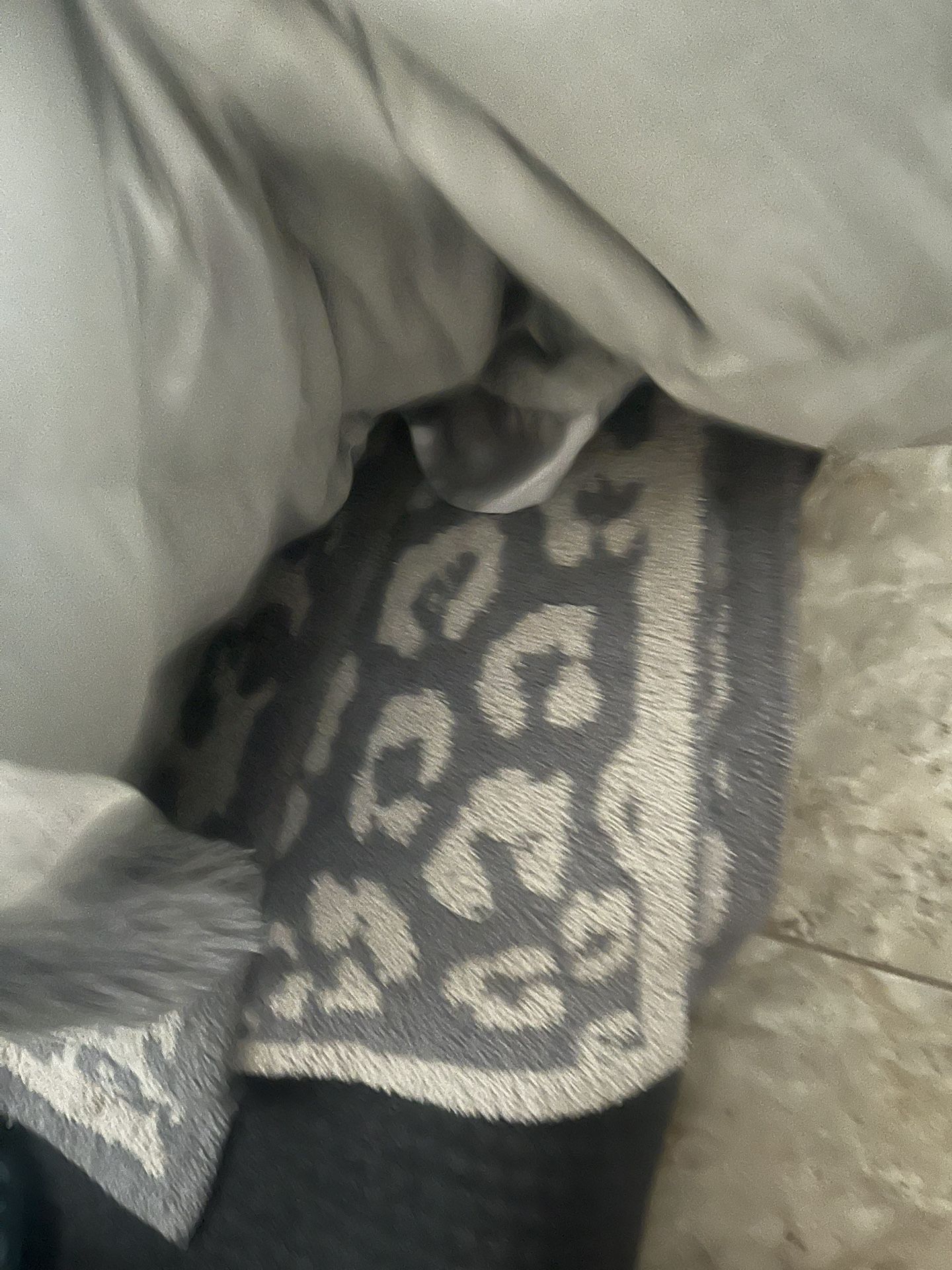 5 Blankets!! In excellent used condition