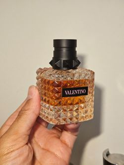Valentino Donna Born in Roma - Coral Fantasy EDP (80% FULL)**
