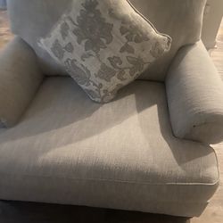  Oversized Chair