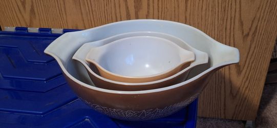 Pyrex, Set Of Bowls. 