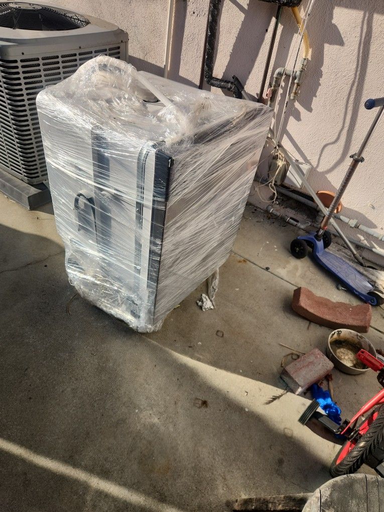 Lavadora de Platos nueva nunca la Used