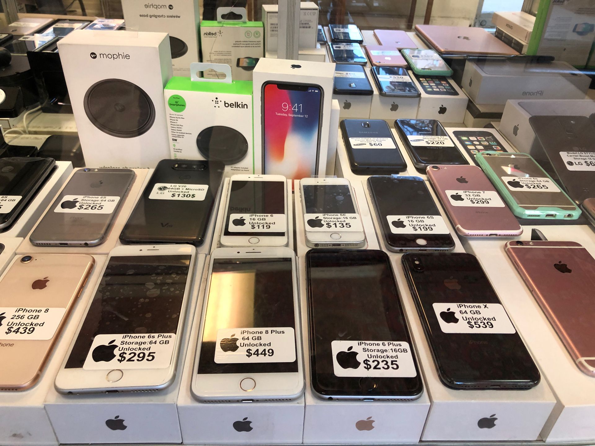 Unlocked iPhones for Sale!!! 📲📱🔥🔥