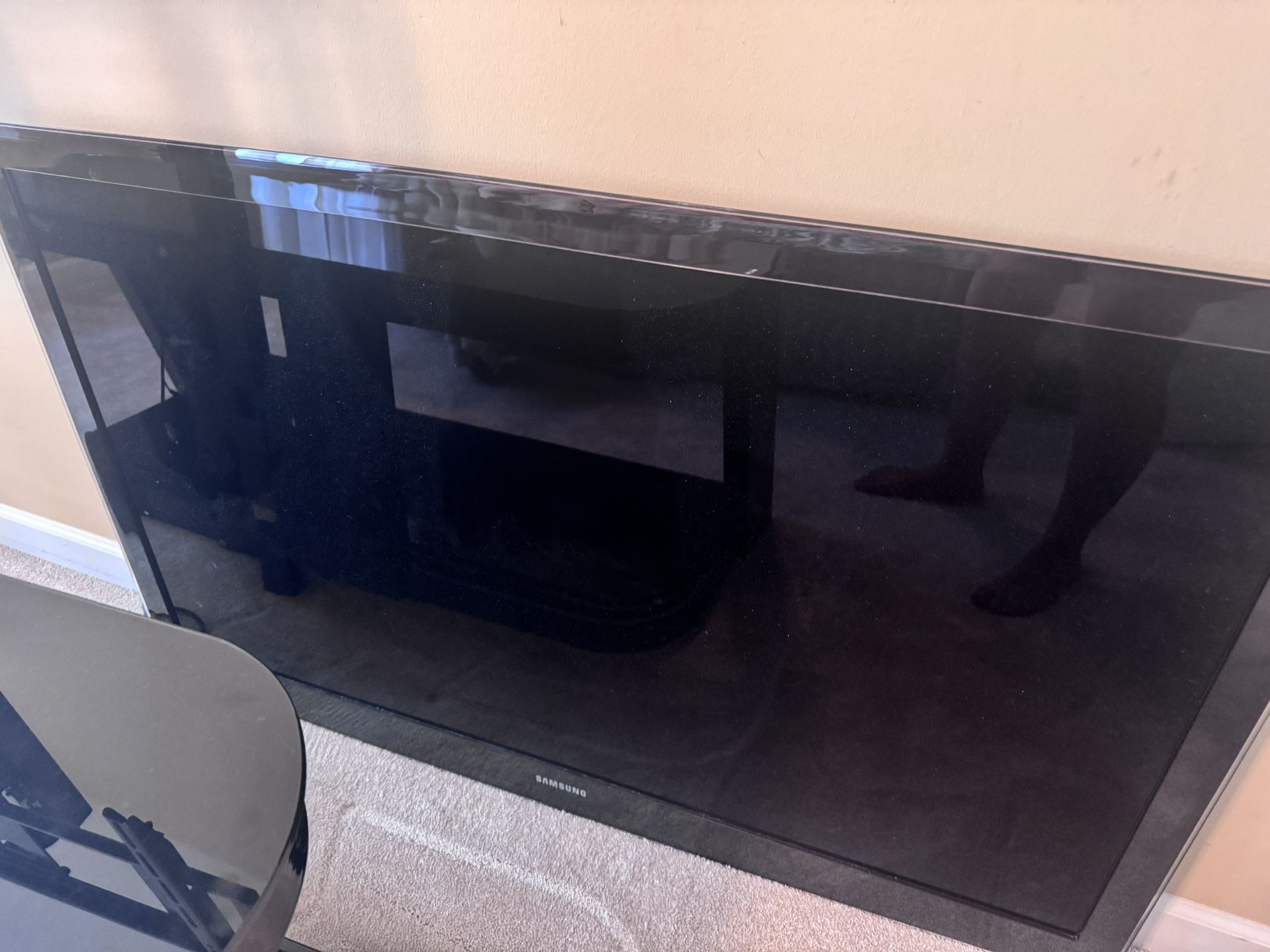 50” Flat Screen Samsung LG TV 