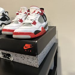 Air Jordan 4 Retro 