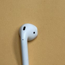 AirPod Right Side