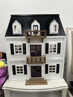 Wooden Doll Playhouse: Custom painted
