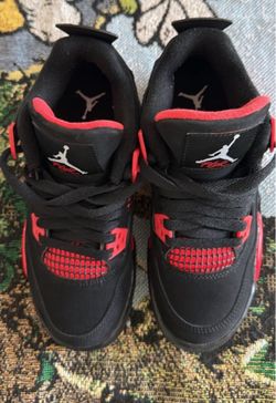 Air Jordan 4 Retro “Red Thunder” (GS) — Size 4Y / Women’s 5.5
