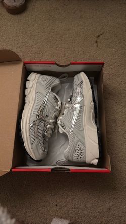BRAND NEW Kids Nike Vomeros