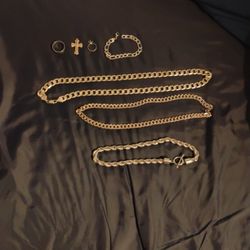 Everything 50$ 3necklaces 1bracelet 2 Rings and Cross Pendant