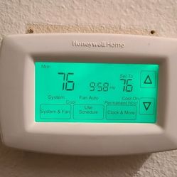 Thermostat.. Good And Working Make Offer