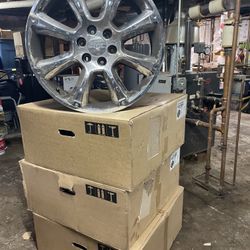 Four 22inch Rims, Cargo Carrier Hitch,  And Hitch Step