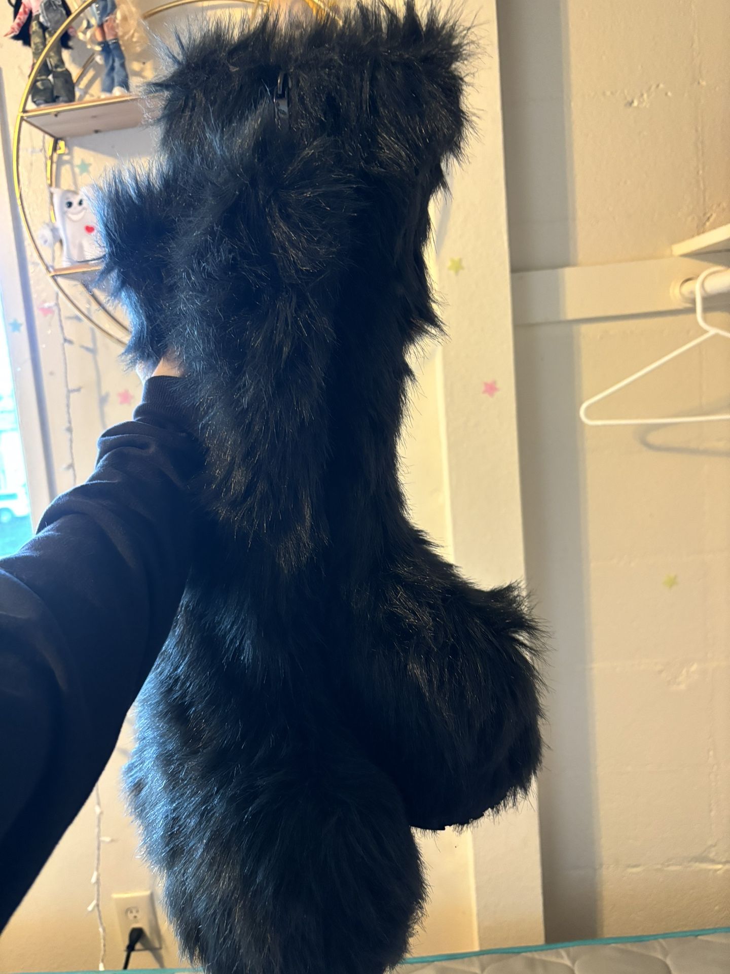 gorgeous gorgeous black fur platform boots 