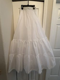 Crinoline David’s bridal Size 6