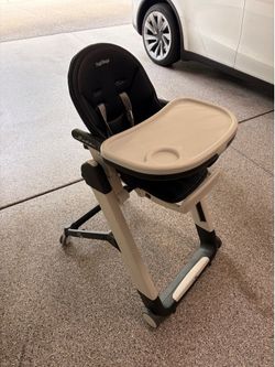 PEG Siesta High Chair Licorice Black
