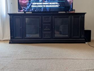 Entertainment center