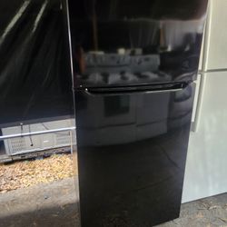 Frigidaire Fridge 
