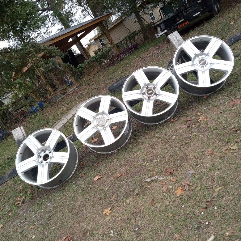 4. Rines. 24. Chevy. Reparados. En Buenas Condiciones