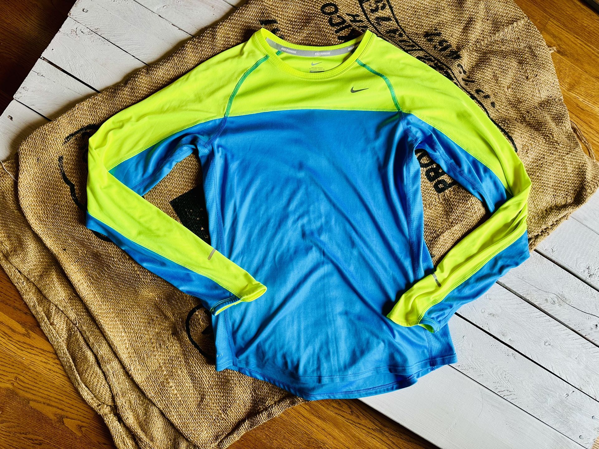 Women’s (M) Nike Miler Long Sleeve Shirt