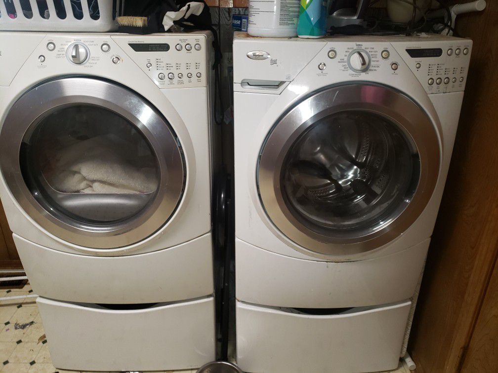 Whirlpool Duet Washer & Dryer Set